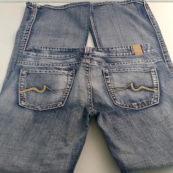 MAURICES JENNA, BOOTCUT, MIDRISE, SIDE LEG VENT, LIGHTLY DISTRESSED, LONG, JEANS - Picture 3 of 16